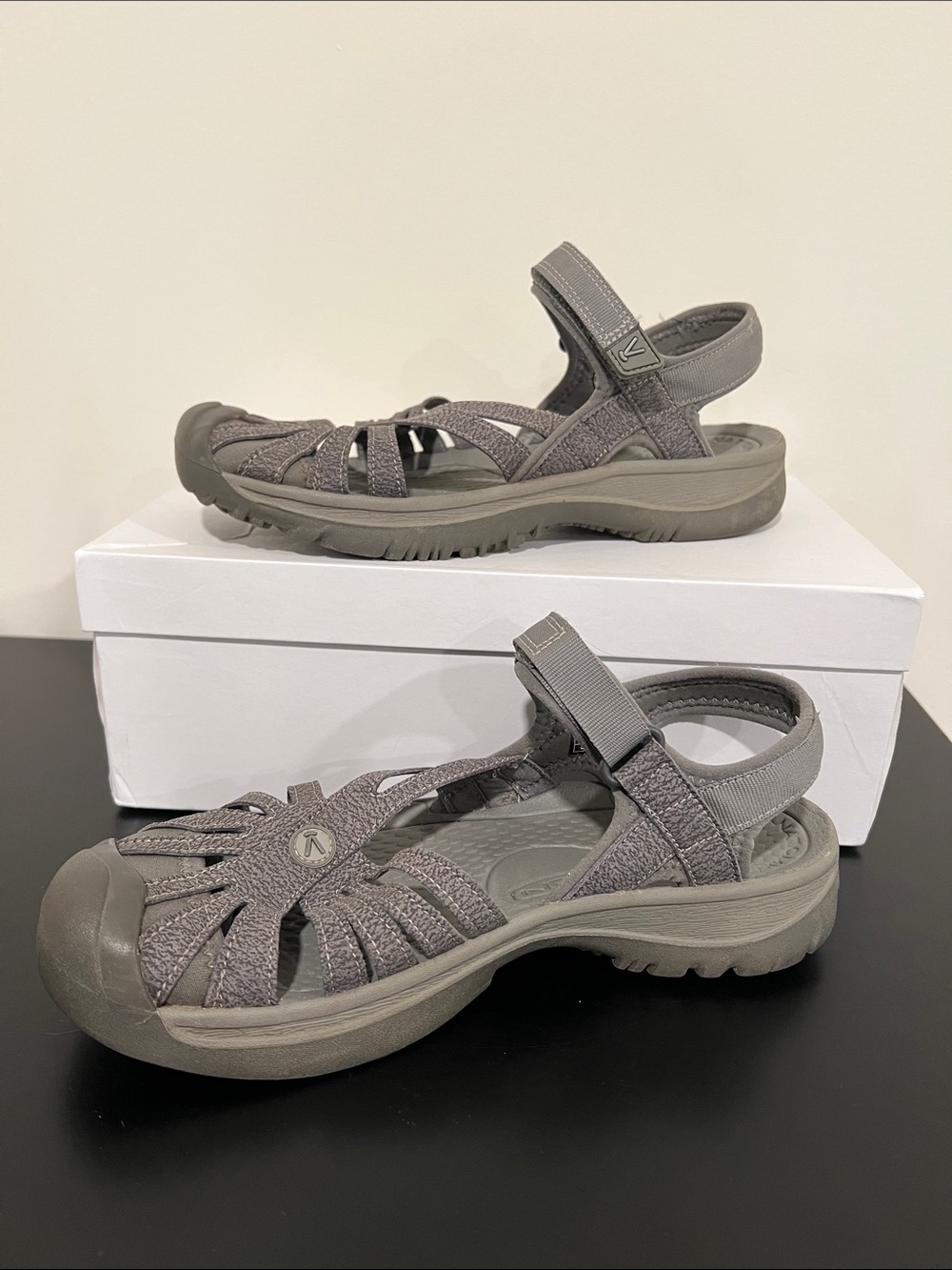 Keen Rose Closed-Toe Outdoor Sandals in Gargoyle/Raven Size 8 - Picture 4 of 12
